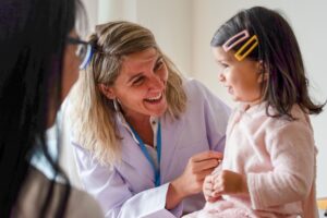 Qué incluye una consulta pediátrica de rutina en Kenner - clinica hispana en kenner - mendoza medical clinic